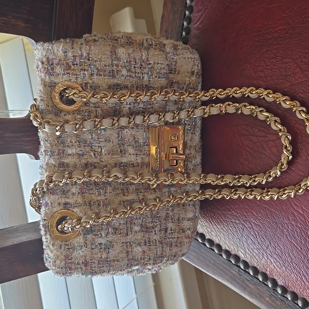 Aldo Quilted Handbag In Biege With Pastel Pink And Blue Accents. - Picture 2 of 16